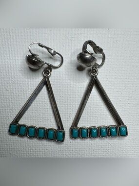 Vintage Signed Sancrest Clip On Earrings